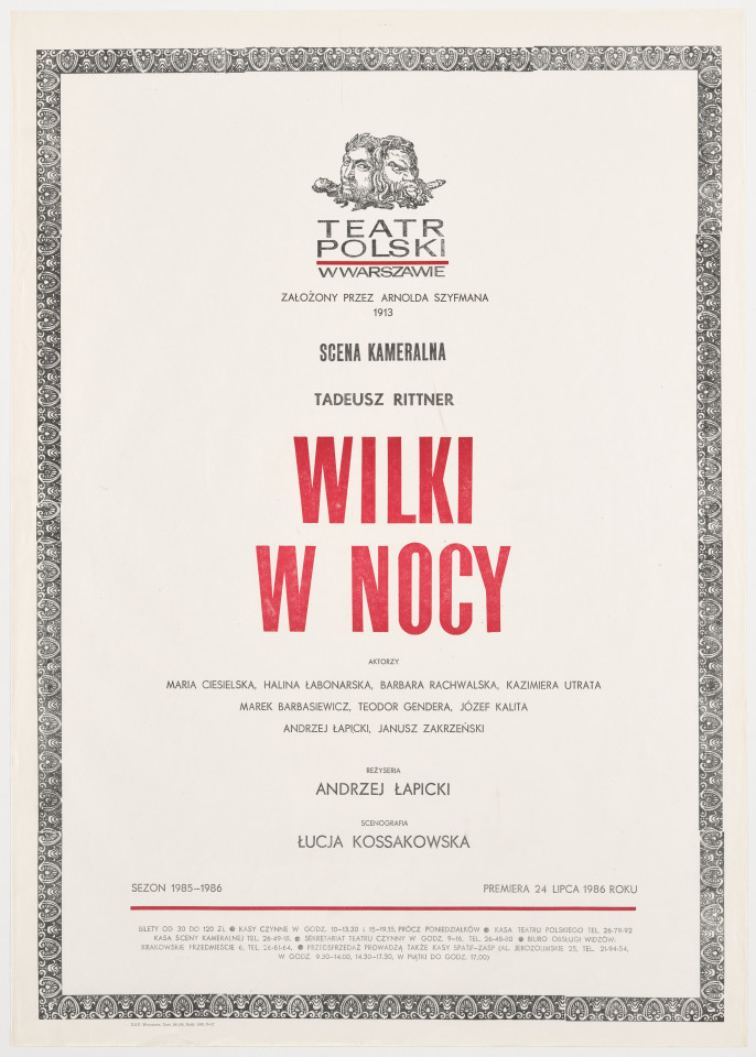 Zadrukowany tekstem plakat z czerwonym tytułem spektaklu i logotypem Teatru Polskiego w Warszawie.