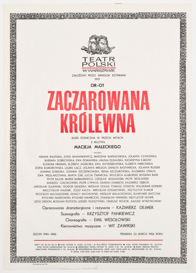 Zadrukowany tekstem plakat z czerwonym tytułem spektaklu i logotypem Teatru Polskiego w Warszawie.